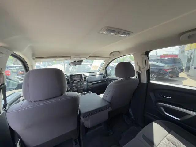 2023 Nissan Titan Crew Cab SV 4x4