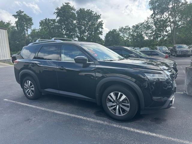 2023 Nissan Pathfinder SL 4WD