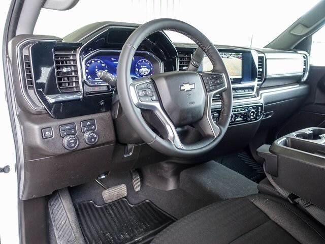 2023 Chevrolet Silverado 1500 4WD Crew Cab Standard Bed LT