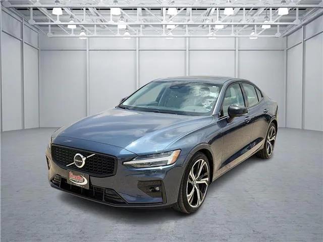 2024 Volvo S60 B5 Plus Dark Theme