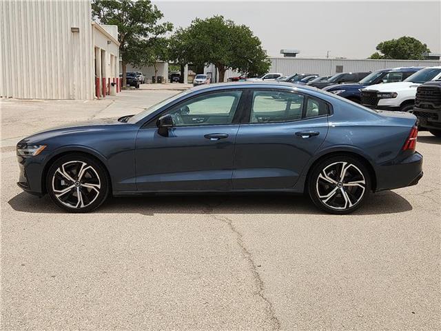2024 Volvo S60 B5 Plus Dark Theme