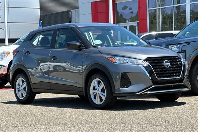 2025 Nissan Kicks S