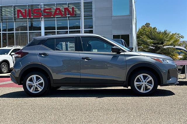 2025 Nissan Kicks S