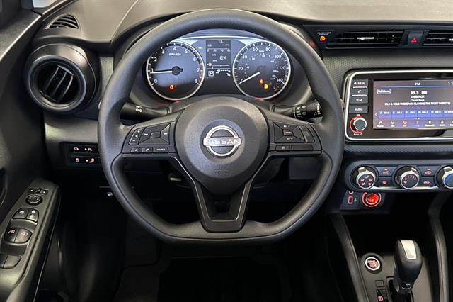 2025 Nissan Kicks S