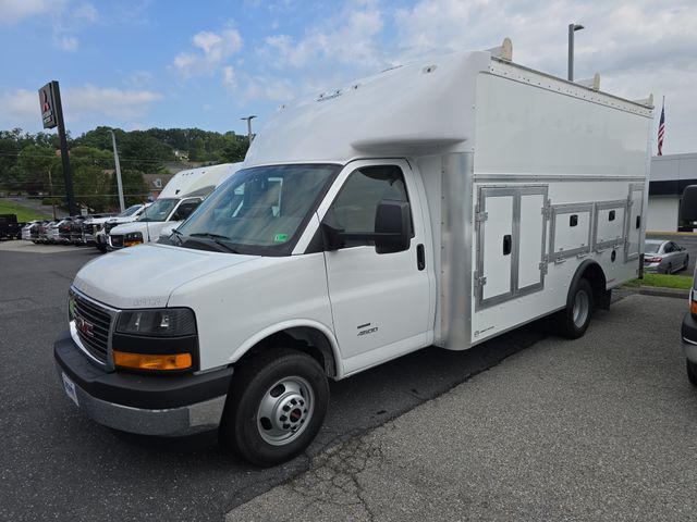 2025 GMC Savana Cutaway 4500 Van