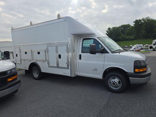2025 GMC Savana Cutaway 4500 Van