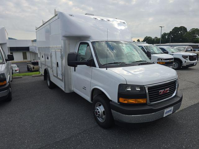 2025 GMC Savana Cutaway 4500 Van