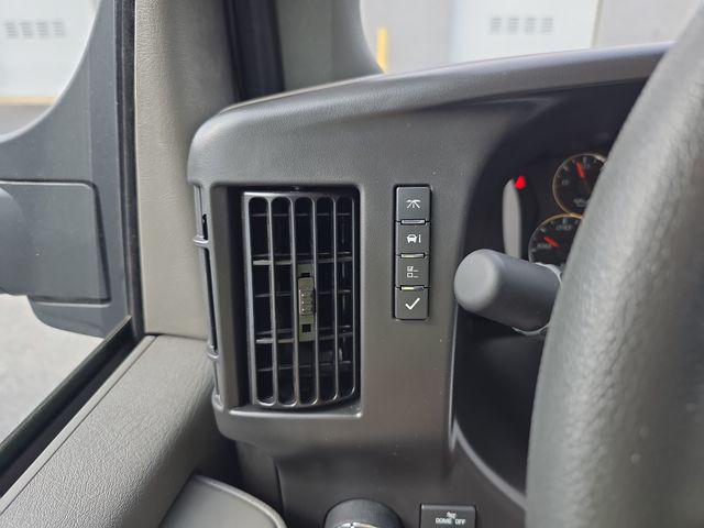 2025 GMC Savana Cutaway 4500 Van