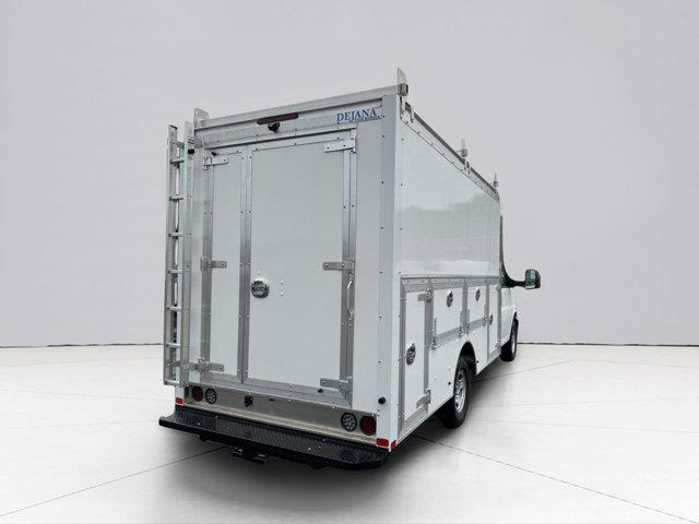 2025 GMC Savana Cutaway Work Van