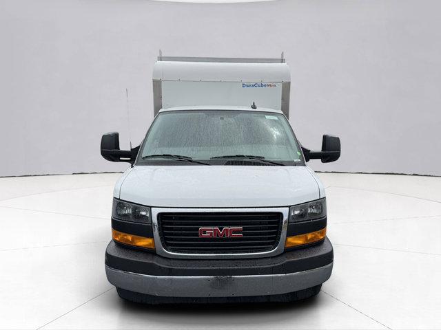2025 GMC Savana Cutaway Work Van