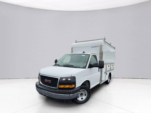 2025 GMC Savana Cutaway Work Van
