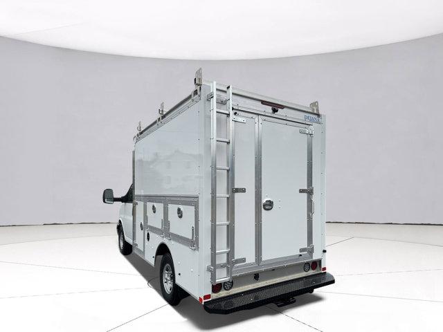 2025 GMC Savana Cutaway Work Van