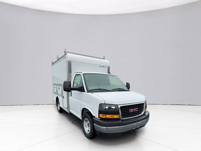 2025 GMC Savana Cutaway Work Van