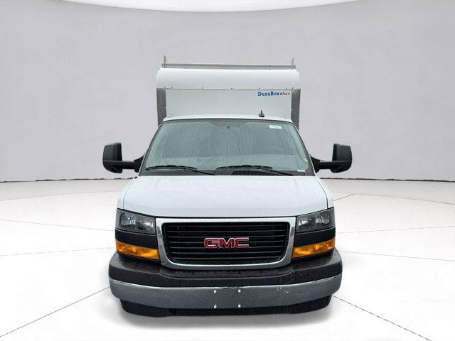 2025 GMC Savana Cutaway Work Van