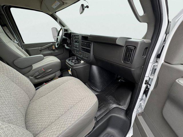 2025 GMC Savana Cutaway Work Van