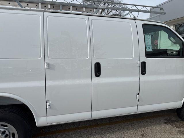 2025 Chevrolet Express Cargo Van RWD 2500 Regular Wheelbase WT