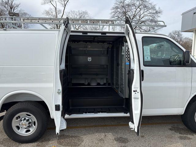 2025 Chevrolet Express Cargo Van RWD 2500 Regular Wheelbase WT