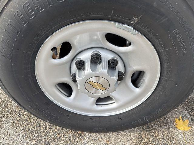 2025 Chevrolet Express Cargo Van RWD 2500 Regular Wheelbase WT