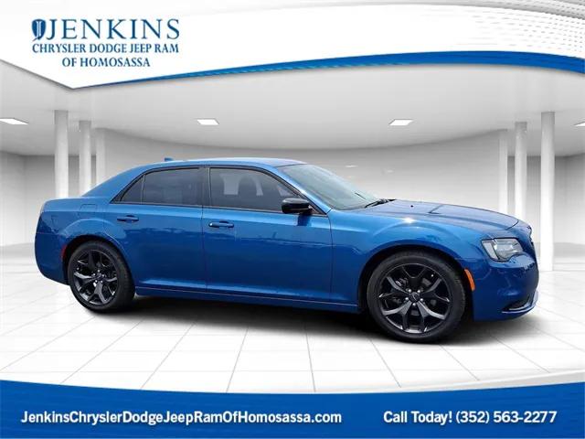 2021 Chrysler 300 Touring