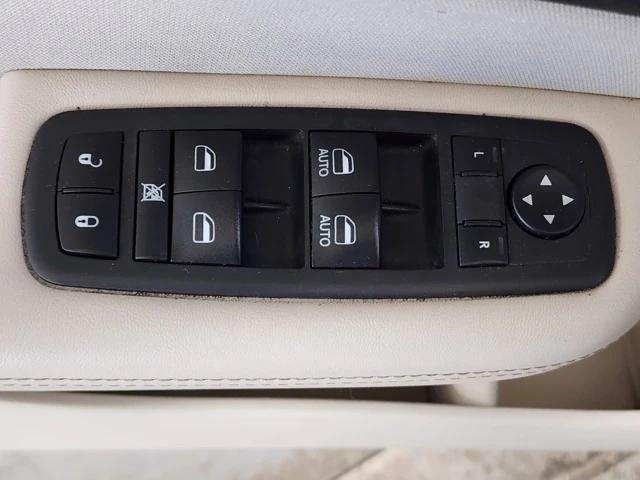 2016 Chrysler 200 Limited 2016 Chrysler 200 Limited