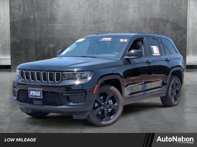 2023 Jeep Grand Cherokee Laredo 4x2