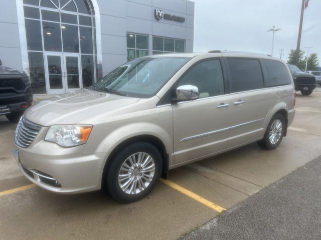 2015 Chrysler Town and Country Limited Platinum