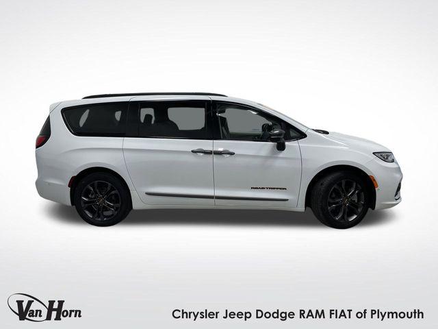 2024 Chrysler Pacifica Touring L AWD