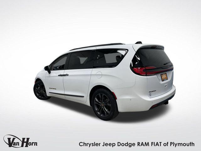 2024 Chrysler Pacifica Touring L AWD