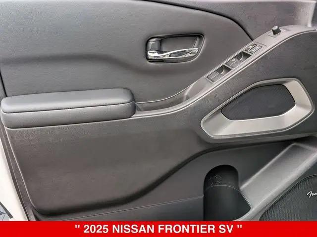 2025 Nissan Frontier Crew Cab SV 4x4