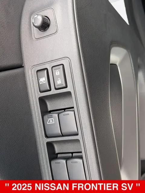 2025 Nissan Frontier Crew Cab SV 4x4