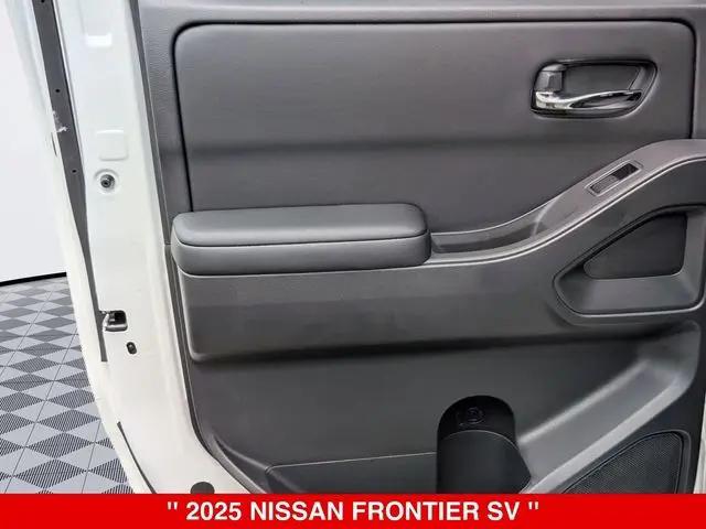 2025 Nissan Frontier Crew Cab SV 4x4