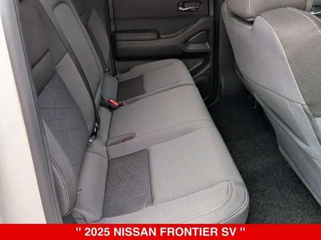 2025 Nissan Frontier Crew Cab SV 4x4