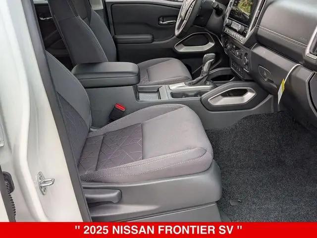2025 Nissan Frontier Crew Cab SV 4x4
