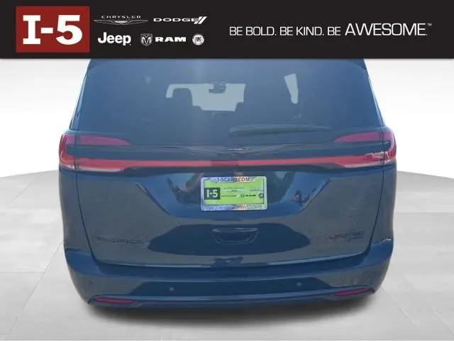 2025 Chrysler Pacifica Limited AWD