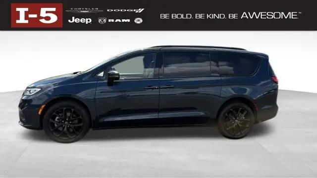 2025 Chrysler Pacifica Limited AWD
