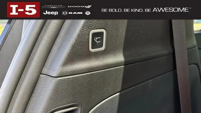 2025 Chrysler Pacifica Limited AWD