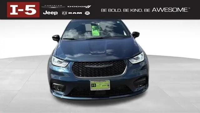 2025 Chrysler Pacifica Limited AWD