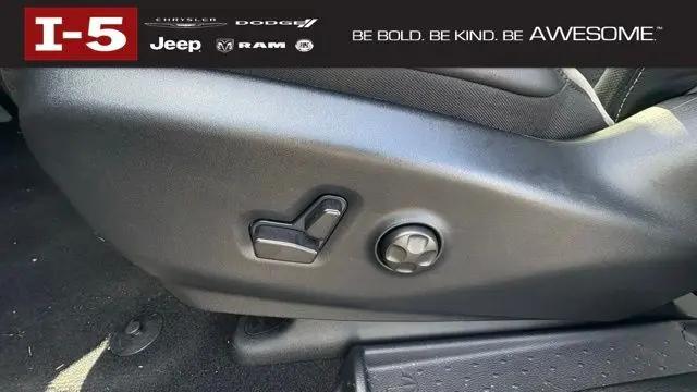 2025 Chrysler Pacifica Limited AWD