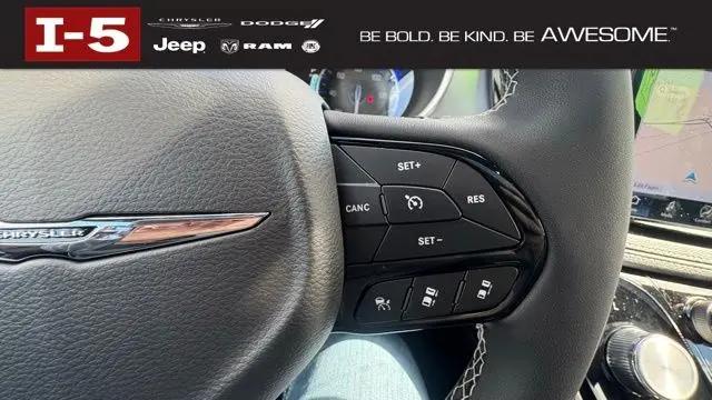 2025 Chrysler Pacifica Limited AWD