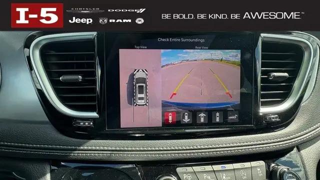 2025 Chrysler Pacifica Limited AWD