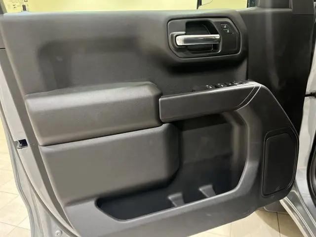 2025 Chevrolet Silverado 1500 2WD Crew Cab Short Bed Custom