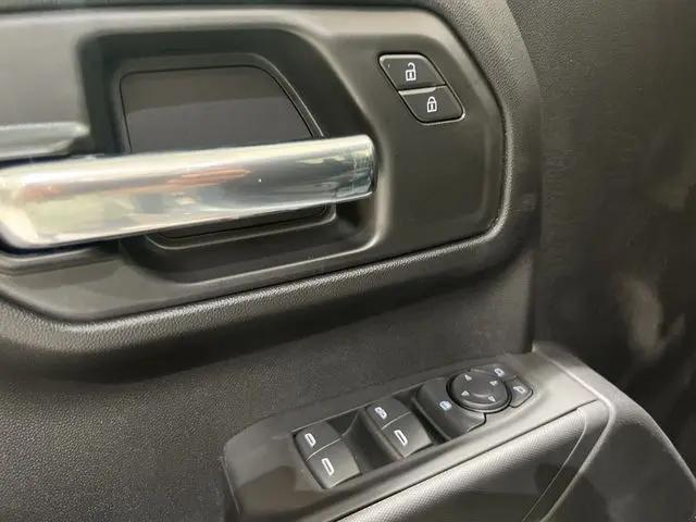2025 Chevrolet Silverado 1500 2WD Crew Cab Short Bed Custom