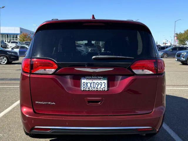 2017 Chrysler Pacifica Touring-L