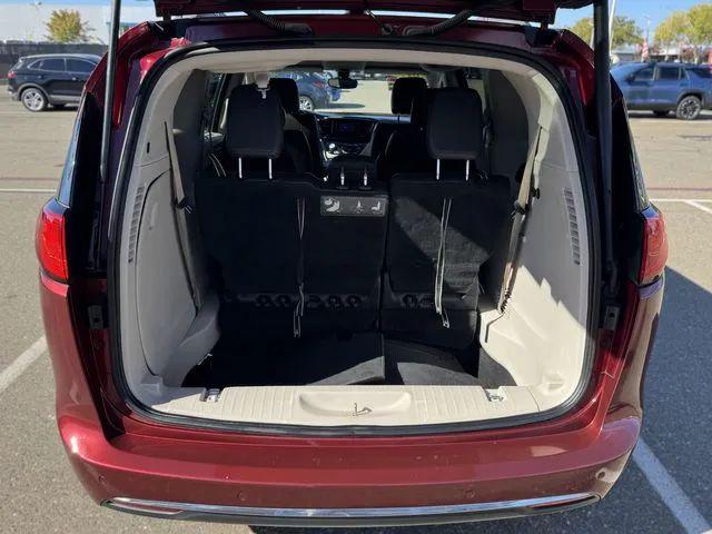 2017 Chrysler Pacifica Touring-L