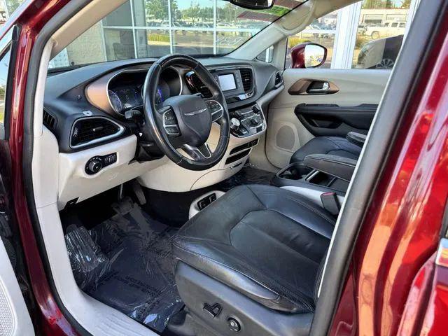 2017 Chrysler Pacifica Touring-L