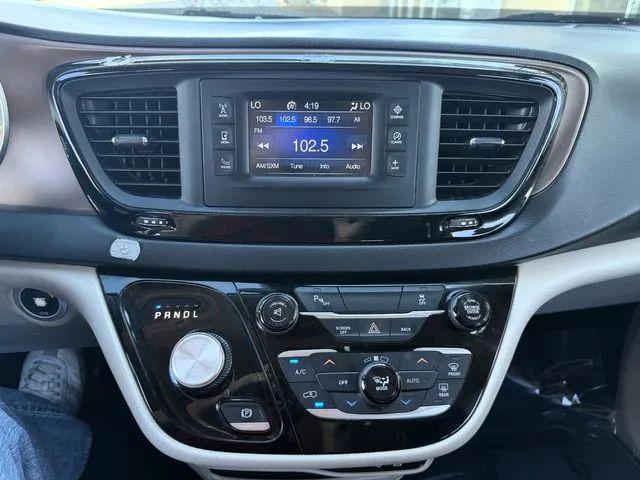 2017 Chrysler Pacifica Touring-L