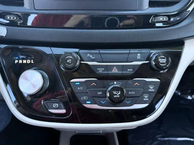 2017 Chrysler Pacifica Touring-L