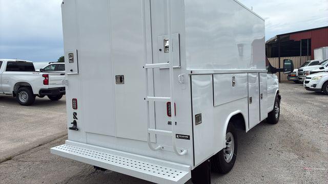 2025 Chevrolet Express Cutaway Work Van