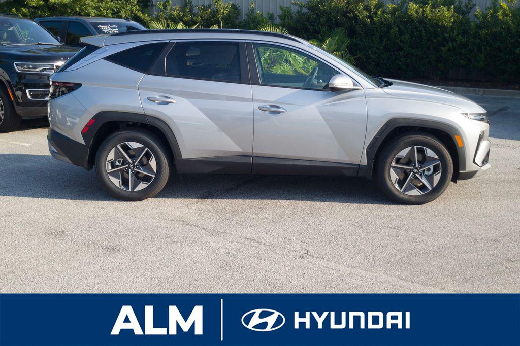 2025 Hyundai Tucson SEL Convenience photo 3