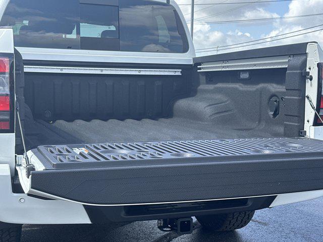 2025 Nissan Frontier Crew Cab PRO-4X 4x4